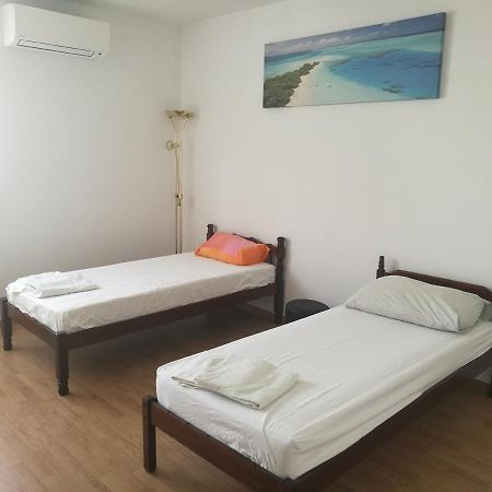 Nice And Cozy Two Single Bed Room Split Bagian luar foto