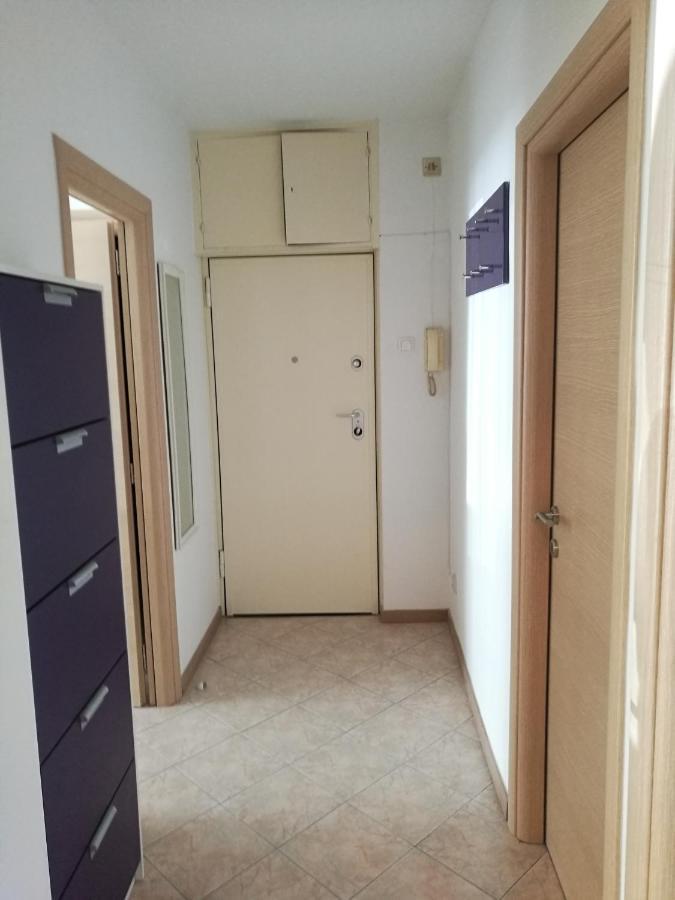 Nice And Cozy Two Single Bed Room Split Bagian luar foto