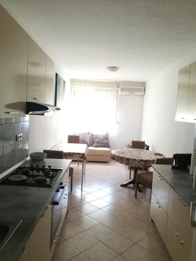 Nice And Cozy Two Single Bed Room Split Bagian luar foto