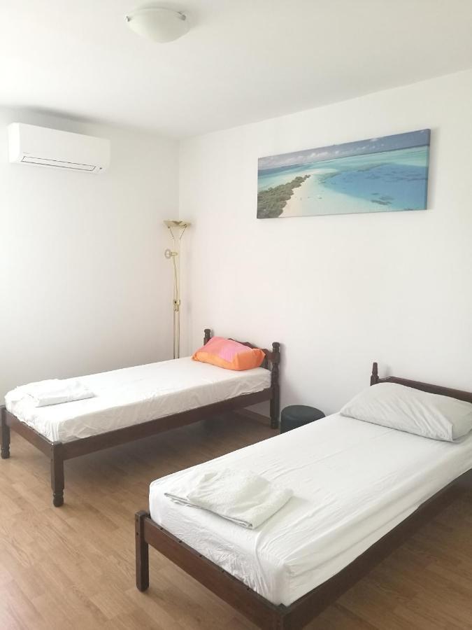 Nice And Cozy Two Single Bed Room Split Bagian luar foto