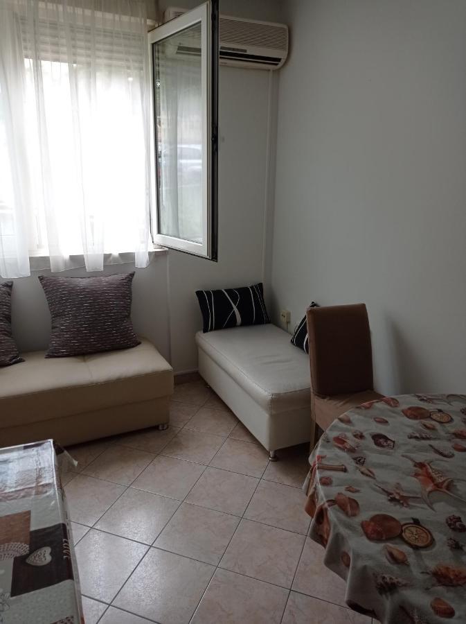 Nice And Cozy Two Single Bed Room Split Bagian luar foto